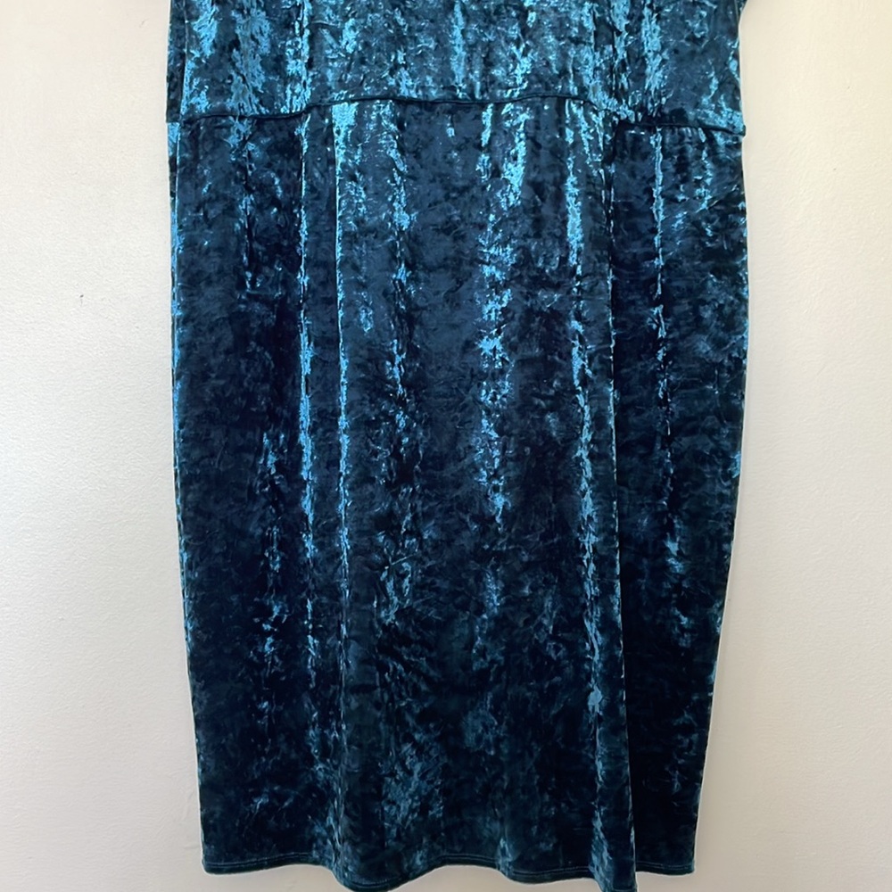 London Time | Crushed Velvet 18W Faux Wrap Tulip Skirt Short Sleeve Mini Dress - Picture 8 of 10